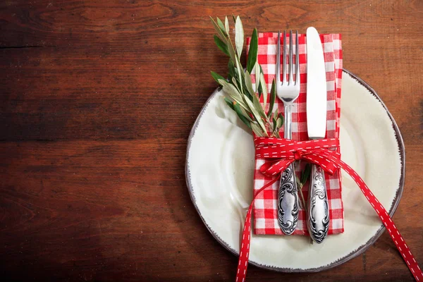 ahşap zemin üzerinde tablo ayarı