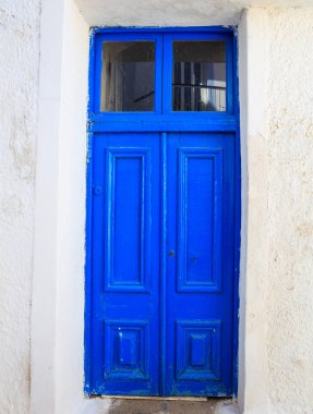 Bir Yunan köyde eski ahşap kapı
