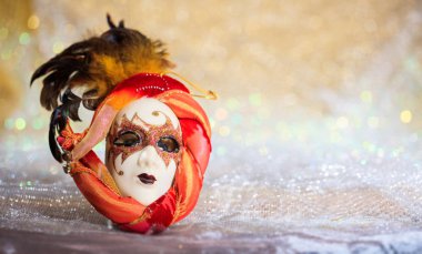 Karnaval maskesi bokeh arka plan üzerinde