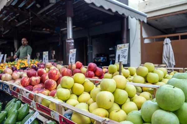 Frutas em uma barraca de mercado de rua, Atenas Grécia — Fotografia de Stock