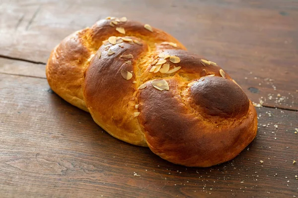 Süßes Brot Ostertsoureki Cozonac Auf Holztischhintergrund Geflochtene Brioche Festliche Traditionelle — Stockfoto