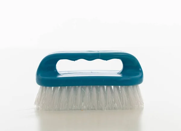 Cepillo Limpieza Aislado Sobre Fondo Blanco Cepillo Plástico Color Azul —  Fotos de Stock