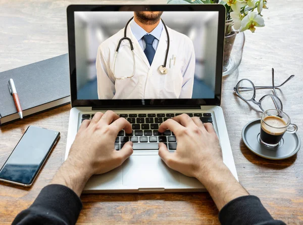 Telemedicina Concepto Atención Médica Línea Médico Médico Con Estetoscopio Pantalla — Foto de Stock