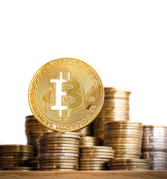 Goldene Bitcoins. neues virtuelles Geld. — Stockfoto