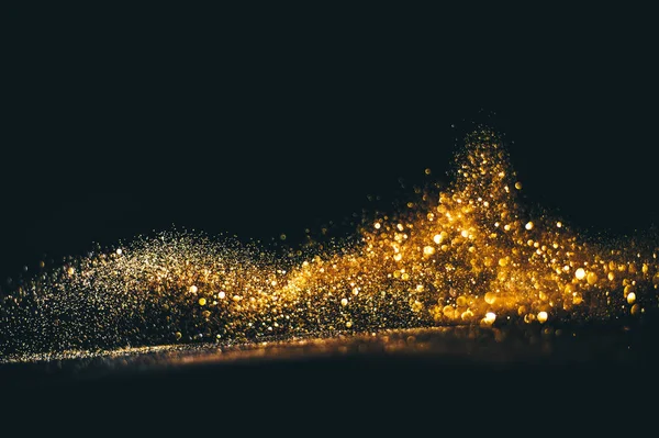 Bokeh efektli altın sarısı ışıklar. İçeri