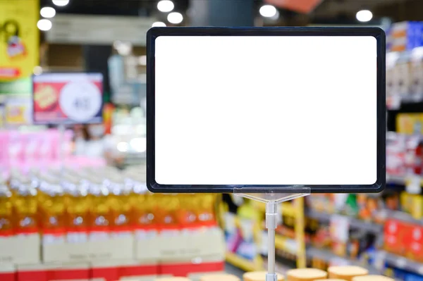 Leere Tafel Mit Verschwommenem Supermarkt Für Hintergrund — Stockfoto