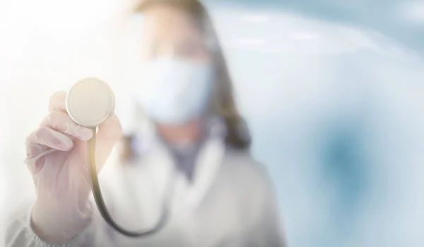 청진기를 바이러스 전염병 컨셉트는 — 스톡 사진