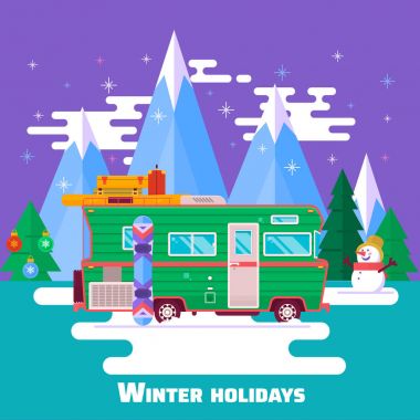 Araba ile seyahat. Kış tatili. Dağlarda kış tatili. Bir kış tatil gezisinde dağlarda.