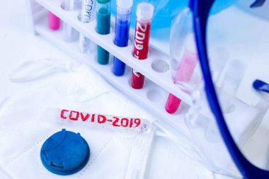 Coronavirus covid-19 virüsü tıbbi test tüpü, salgın aşısı