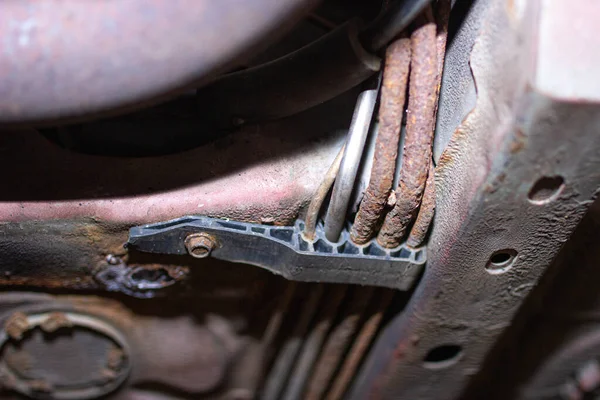 Freno Oxidado Tuberías Combustible Debajo Del Fondo Del Coche —  Fotos de Stock