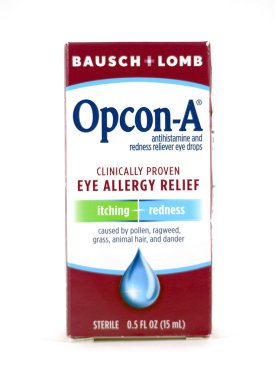 Opcon-A göz damlası Bausch + Lomb kutusunda tarafından