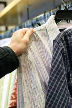 Erkek el seçme gömlek