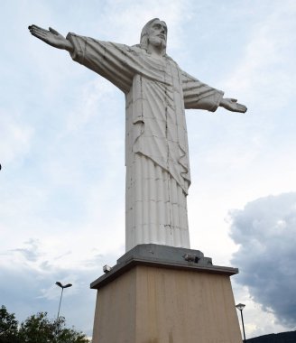 Mesih İsa Amparo'kurtarıcı heykeli