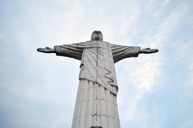 Mesih İsa Amparo'kurtarıcı heykeli