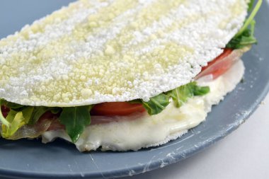 Bir plaka üzerinde Brezilyalı tapyoka