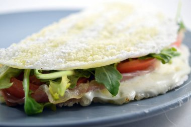 Bir plaka üzerinde Brezilyalı tapyoka