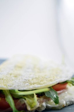 Bir plaka üzerinde Brezilyalı tapyoka