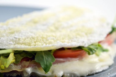 Bir plaka üzerinde Brezilyalı tapyoka