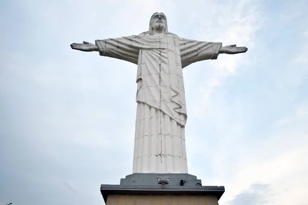 Christus de Verlosser standbeeld van Jezus in Amparo — Stockfoto