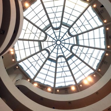 Solomon R. Guggenheim Müzesi 'nin iç mekanı