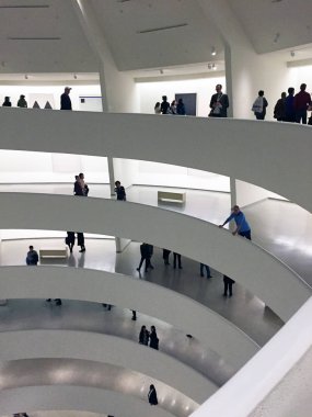 Solomon R. Guggenheim Müzesi 'nin iç mekanı