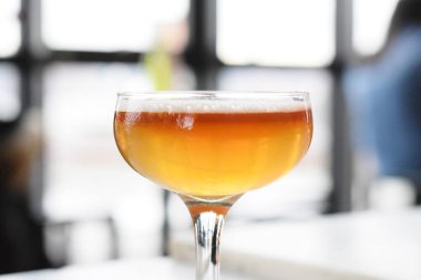 Fancy champagne coupe