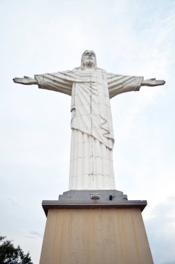 Mesih İsa Amparo'kurtarıcı heykeli