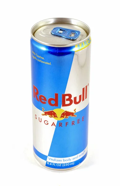Lata de Red Bull bebida energética — Fotografia de Stock