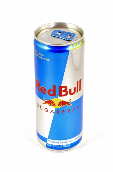 Lata de Red Bull bebida energética — Fotografia de Stock