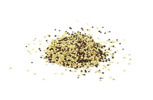 Σωρός Από Ακατέργαστο Πολύχρωμα Quinoa Σπόροι Απομονωμένη — Φωτογραφία Αρχείου