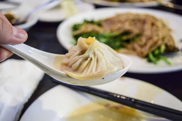 Çince çorba dumpings (xiao uzun bao buğulama)