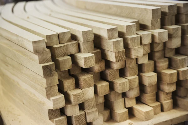 Peças de madeira de borda quadrada curvas . — Fotografia de Stock