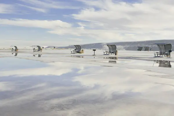 Picnic tables and shelters at White Sands — Stock Photo, Image