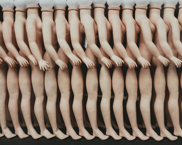 Row of female mannequins — Stock Photo, Image