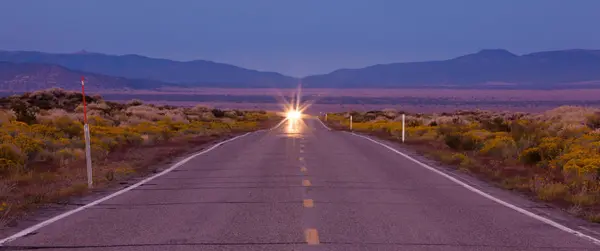 Car Lights Road Prairie Bodie California Usa — Stock Photo, Image