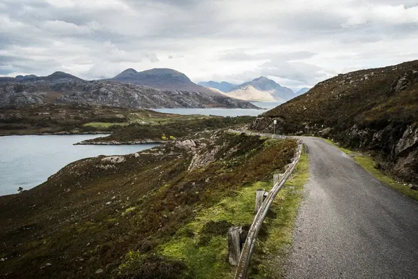Landscape Rural Road Cutting Mountains Loch Cloudy Sky Western Highlands — Stock Photo, Image