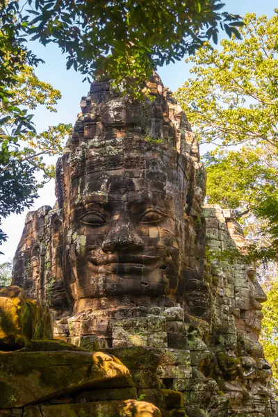 Ancient Statues Entrance Angkor Thom Cambodia — Stock Photo, Image