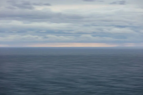 Bulanık Hareket Okyanus Soyut Ufuk Fırtınalı Gökyüzü Alacakaranlıkta — Stok fotoğraf