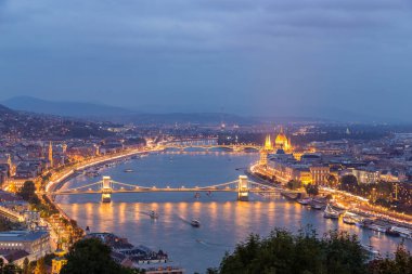 Tuna Nehri'ne ve Budapeşte görünüm