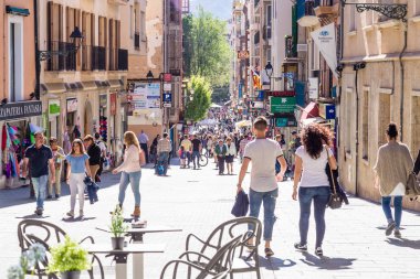 11 Mayıs 2016. Palma de Mallorca Merkezi sokaklarında insanlara,