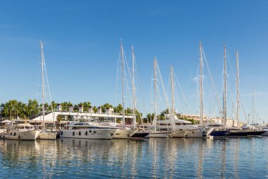 Palma de Mallorca için yapılan Lüks Yatlar demirli