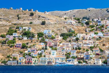 Symi Adası'nda Bay görünümü