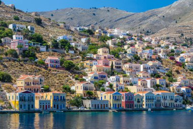 Symi Adası'nda Bay görünümü