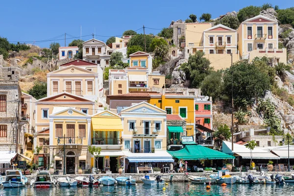 2017. június 22.. Az öbölre, a Symi sziget, Görögország — Stock Fotó
