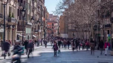 7 Şubat 2017. Zaman tur video. Barcelona'da city center Street insanlar. Catalonia, İspanya.
