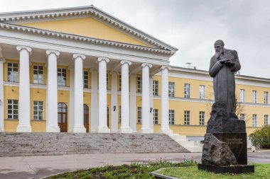 Fedor Moskova'da Dostoevskiy anıt