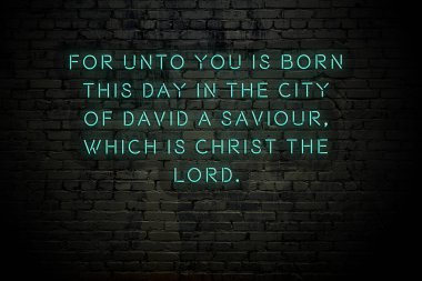 Neon yazıtlar ve tuğla duvara yeni yıl tebrikleri