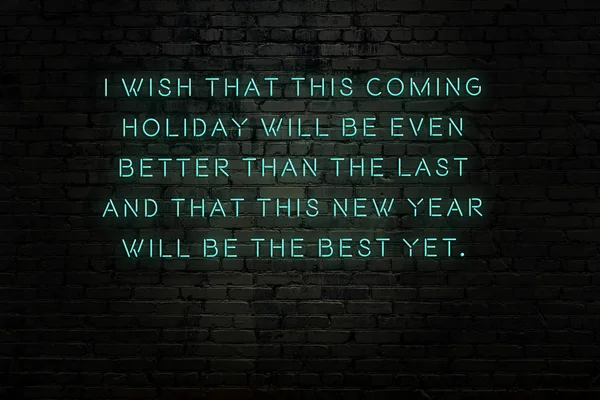 Neonowy napis świąteczny i noworoczne pozdrowienia na ceglanym murze — Zdjęcie stockowe