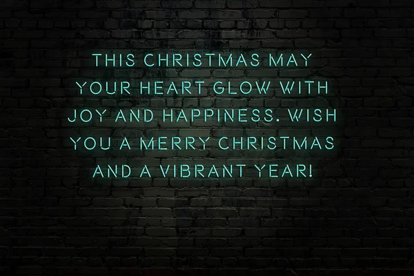 Iscrizione al neon di Natale e auguri di Capodanno su muro di mattoni — Foto Stock