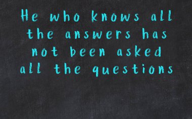 Siyah karatahtaya Tebeşir Bilgisi Yazısı